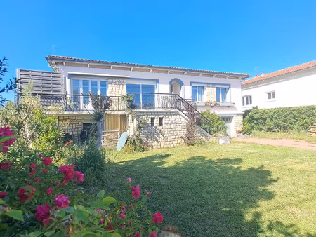grande maison familiale à faire revivre