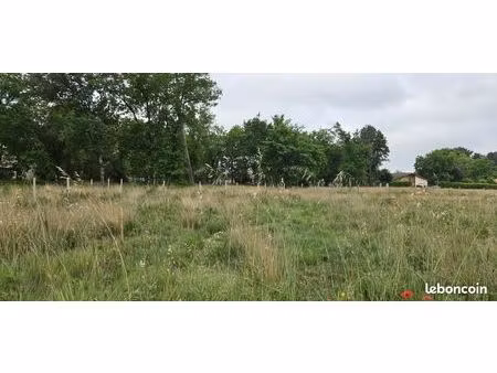 terrain 520 m² parentis en born