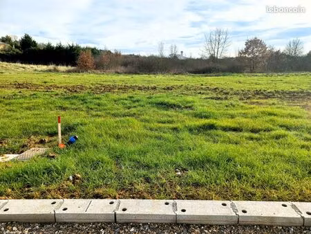 terrain 372 m² castelginest