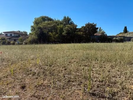 terrain 600 m² villeneuve les bouloc