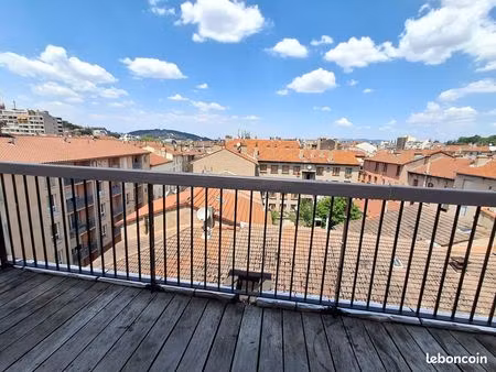 t1 badouillère avec terrasse