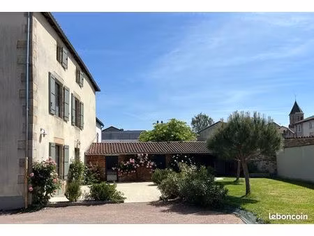 appt standing 107m2 élévateur privatif  2 chambres  1 bureau  jardin terrasse parking cent