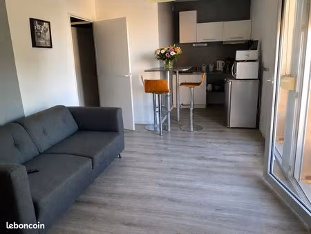 t2 meublé avec parking