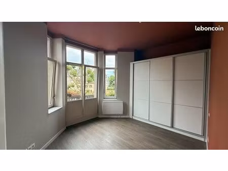 appartement bourgeois 2 chambres - 82m2 - place de la republique