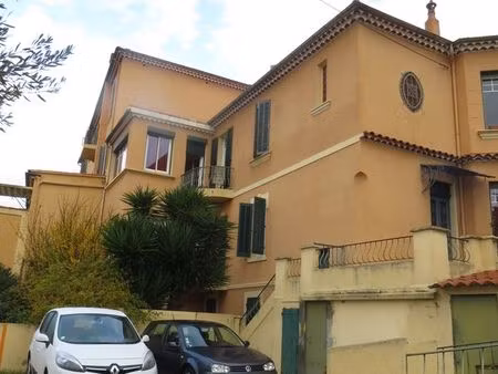 t3 dans villa 4 apparts ouest de toulon parking voiture