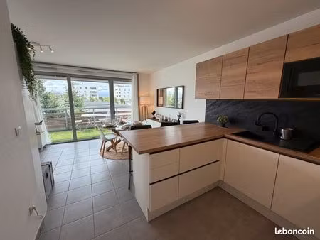 t3 meublé de 65 m² avec balcon – blagnac andromède