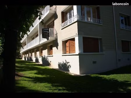studette proche fac et centre