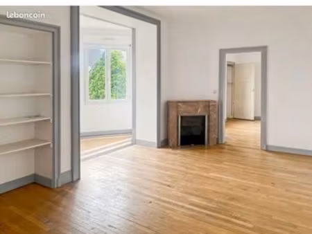magnifique t3 de 67 m² au cœur d’écommoy – le charme de l'ancien sublimé