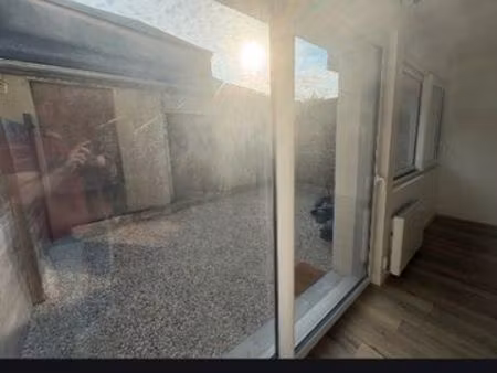 appartement avec extérieur privé place de parking et cave