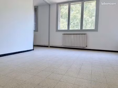 location appartement t4 80 m2 entièrement rafraîchi