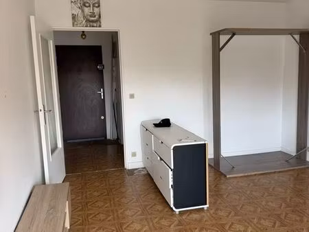 grand studio disponible de 33m²