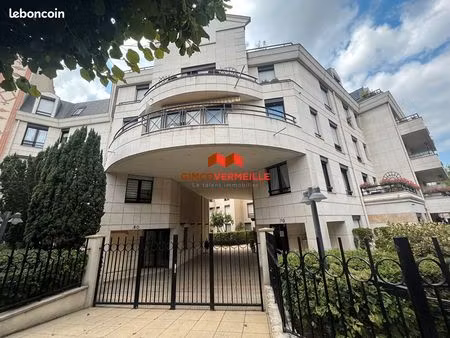 studio 1 pièce 25 m²