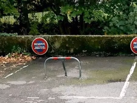 place de parking extérieur