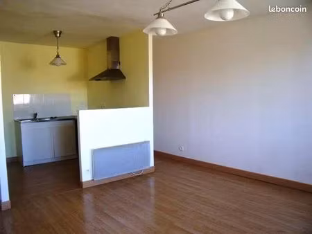 appartement 2 chambres à 15mn de cloyes sur le loir  25mn de vendôme ou châteaudun