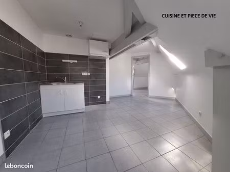 refait à neuf – t3 de 50m² au sol (38m² carrez) – hyper-centre laval