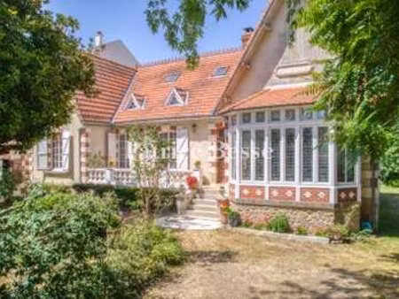 vente maison à saint-brevin-les-pins (44250) : à vendre / 493m² saint-brevin-les-pins