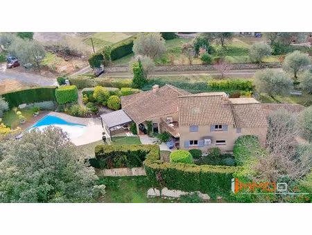 le tignet (alpes maritimes)  villa avec piscine  parcelle 2700m2