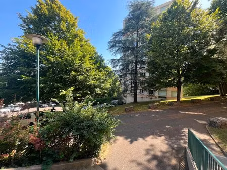 appartement 4 pièces de 66 3 m² à saint-étienne