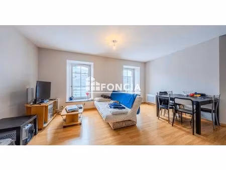 guilers – centre-bourg | appartement t3 traversant avec parking privatif – investissement 