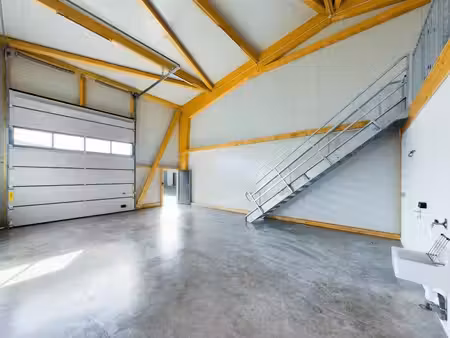 location local d’activités 145m²