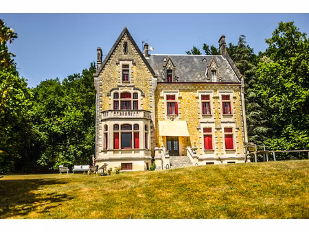 manoir d'exception du xixe siècle au coeur du périgord blanc 