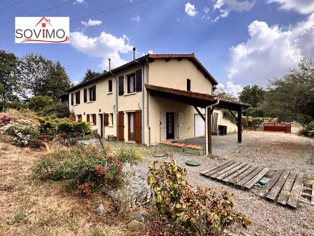 en campagne  dans un cadre champêtre  maison familiale avec