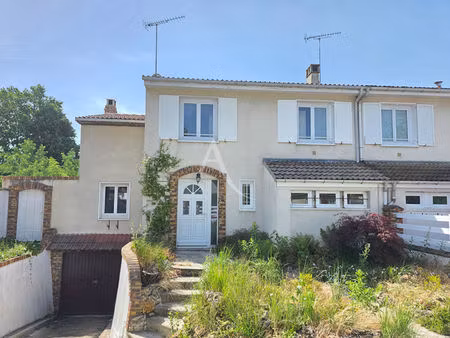 maison 3 chambres avec véranda  insert et atelier - pompe à chaleur neuve - terrain clos e