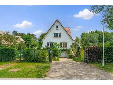 authentieke villa met 4 slaapkamers in de simli te nieuwpoort.