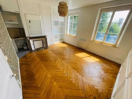rouen centre — appartement t2 rénové avec cachet  28 rue du cordier