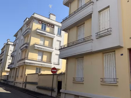 appartement type2 sur sainte savine  proche gare de troyes.