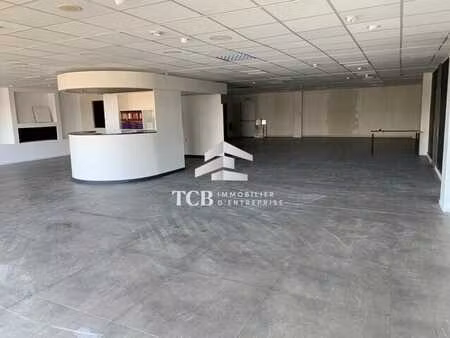 location commerce saint herblain 44800 251m²