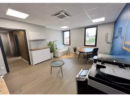 ondres - local professionnel rt 2012 47 m2 ascenseur p