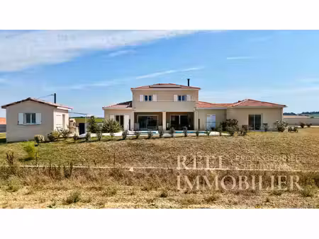 villa contemporaine d'exception avec vue sur les pyrénées à 5 minutes de fleurance
