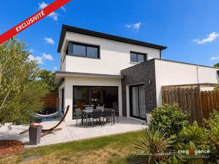 une parenthèse de sérénité à 10 minutes d'angers : villa d'architecte sur jardin d'excepti