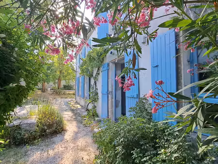 propriété de caractère 260 m2 - charme et élégance à vouh