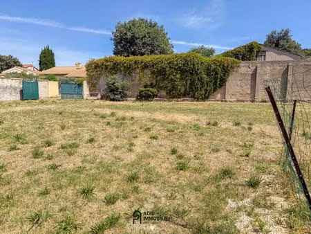 terrain constructible au cœur de la ville en fond d'impasse