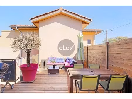 duplex t4 climatisé avec terrasse de 20m² et vue monts d'or