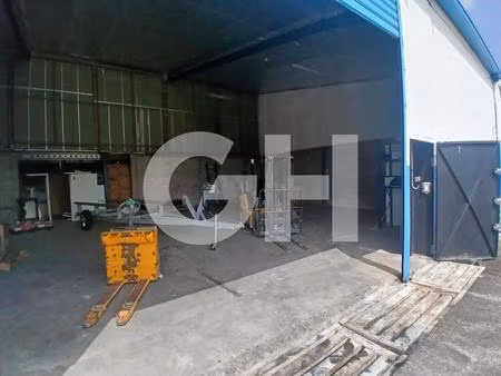 local commercial de 202 m² de plain pied – fort-de-france
