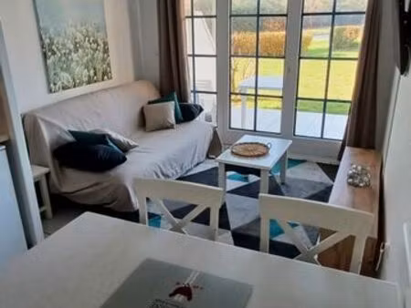 studio à louer à l'année meublé avec terrasse