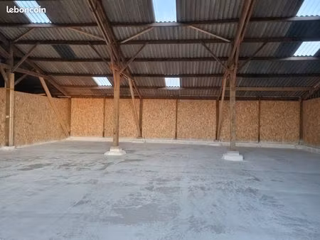 location hangar aménageable