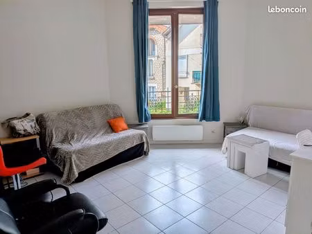 studio 20 lumineux -20 min paris - gare a pied