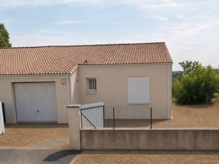 location plein-pied 70m2  la crèche  2 chambres