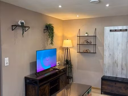 superbe t2  meublé avec internet  compris dans les charges