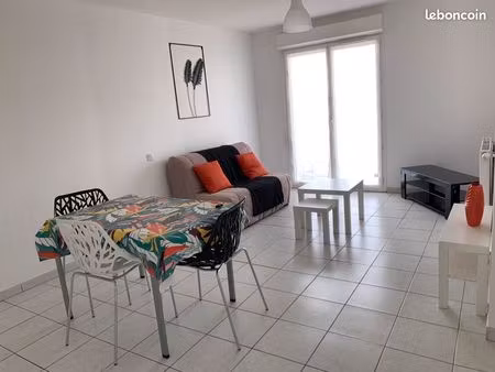 location studio meublé