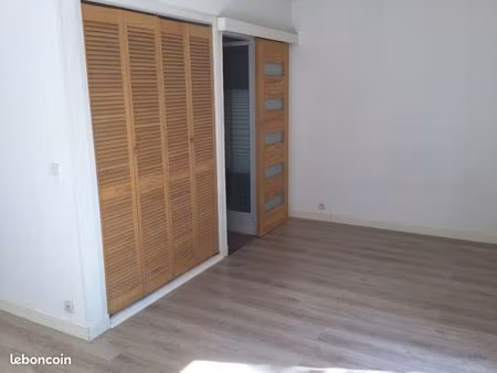 location faux f2