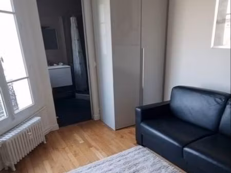 location studio meublé 26m2