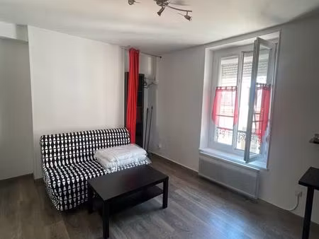 sudio meuble de 21m2  situe derriere la gare  530 charges comprises