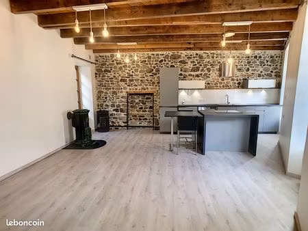 5mn champeix  25mn clermont  maison 3 chb  cuisine équipée