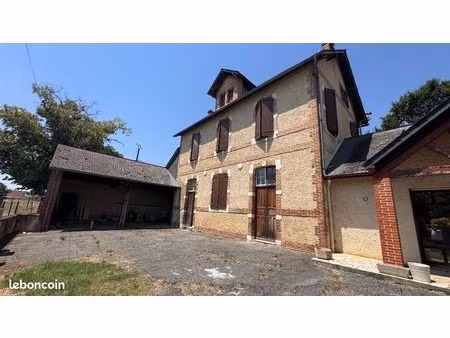 a louer maison f4 entièrement rénovée dans bâtiment ancien