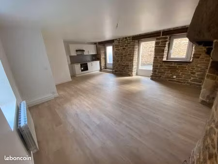 à louer – spacieux t2 rénové de 54 m² – le faouët
